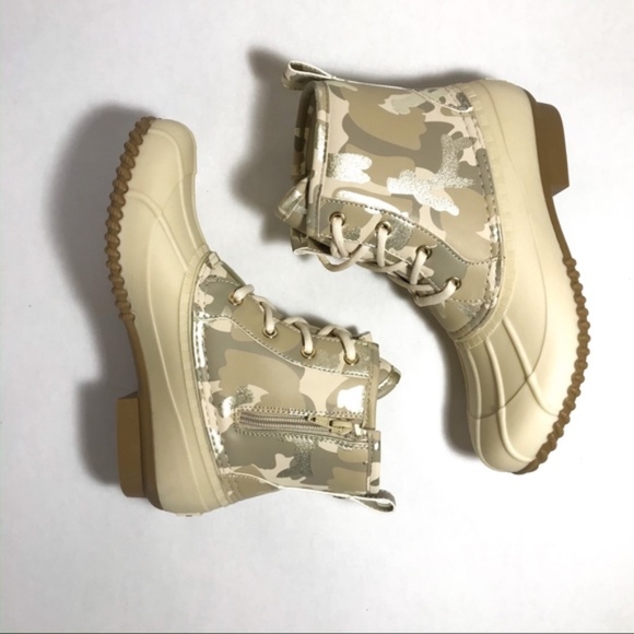 Isaac Mizrahi Shoes - Isaac Mizrahi Live Camo Duck Boots | Size 7 | NWOB